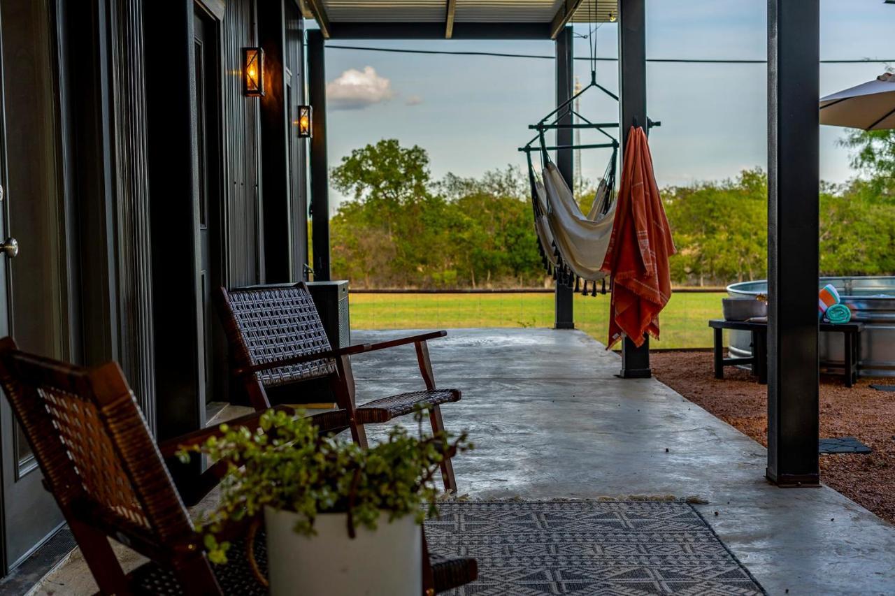 Villa Container Haus Pet Friendly With Cowboy Pool Fredericksburg Exterior foto